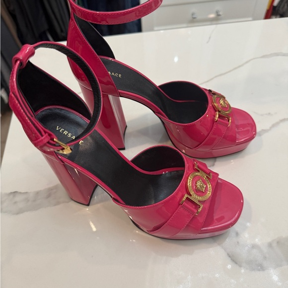 Versace Pink Chunky Heel Sandals with Gold Embellishment - Picture 5 of 5